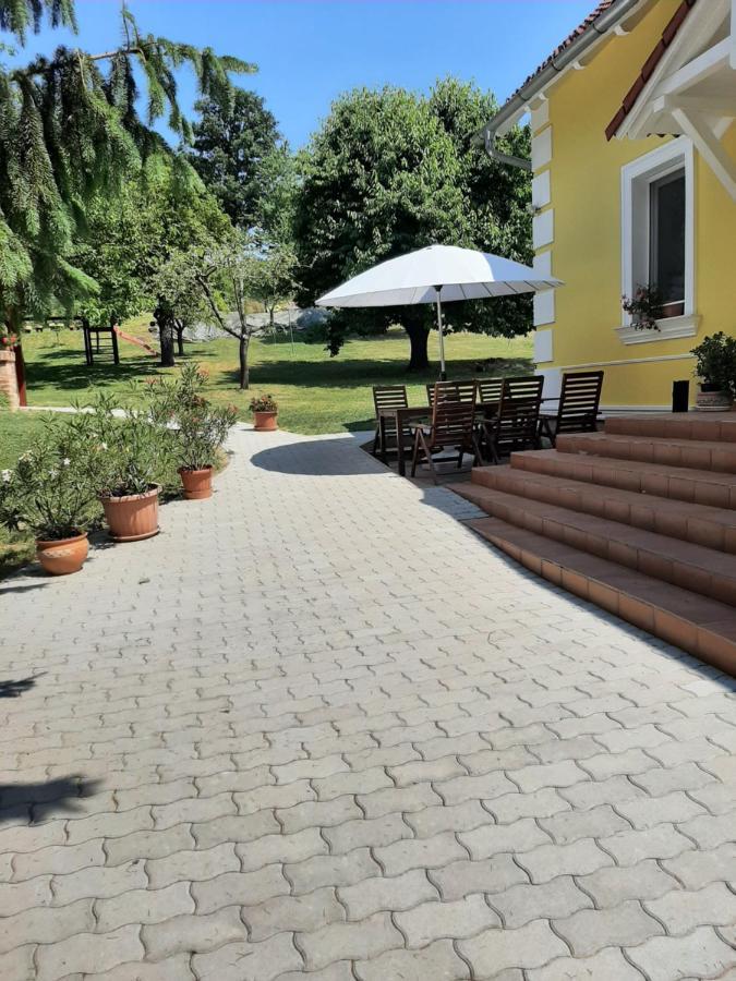 康迪克斯公寓旅馆 Sárvár 外观 照片