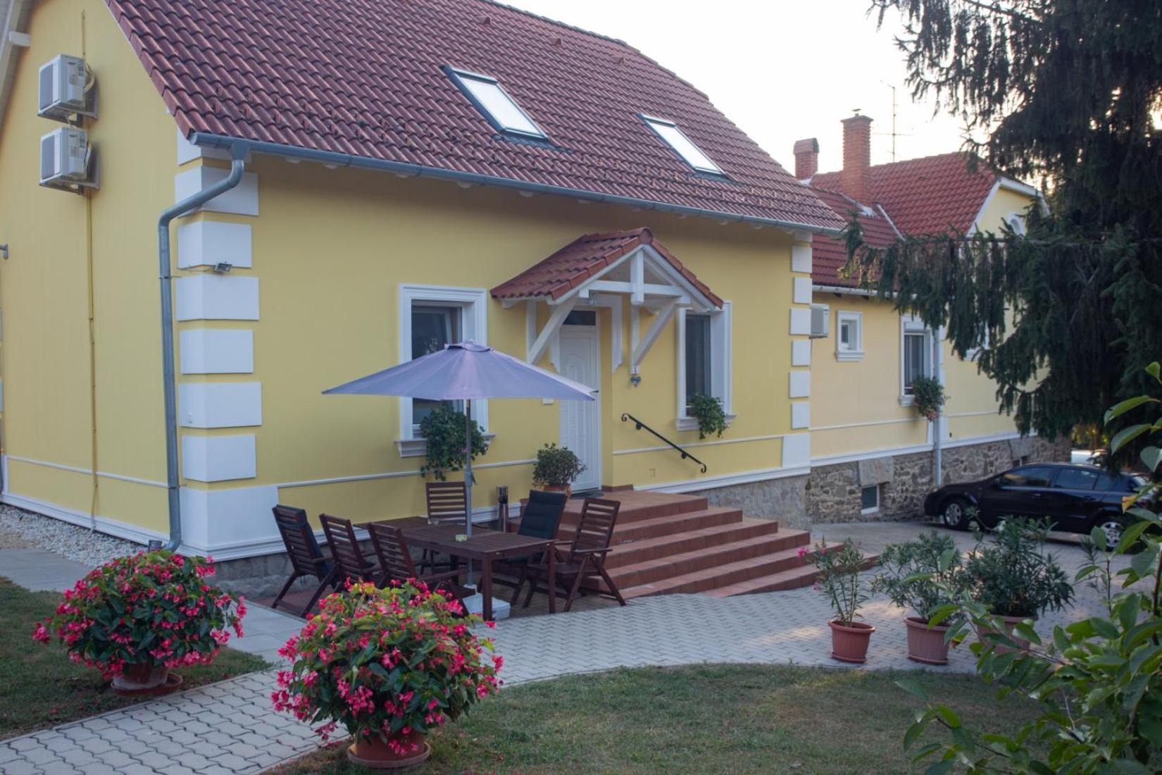康迪克斯公寓旅馆 Sárvár 外观 照片